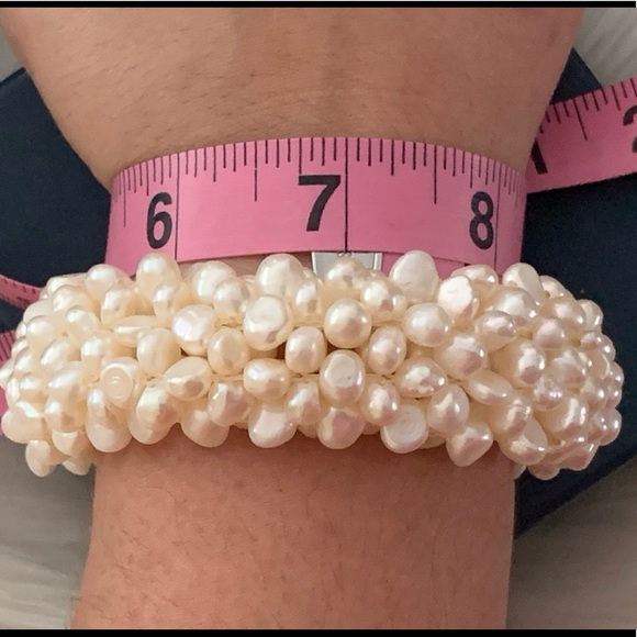 Blue Nile THICK multi strand pearl bracelet - Picture 13 of 15